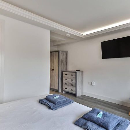 Spacious, Modern 2 Bed Apartment With Ensuites Sheffield Bagian luar foto